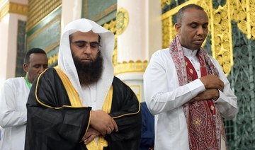 Somalia’s Prime Minister Hamza Abdi Barre visits the Prophet’s Mosque in Madinah on Wednesday. (SPA)